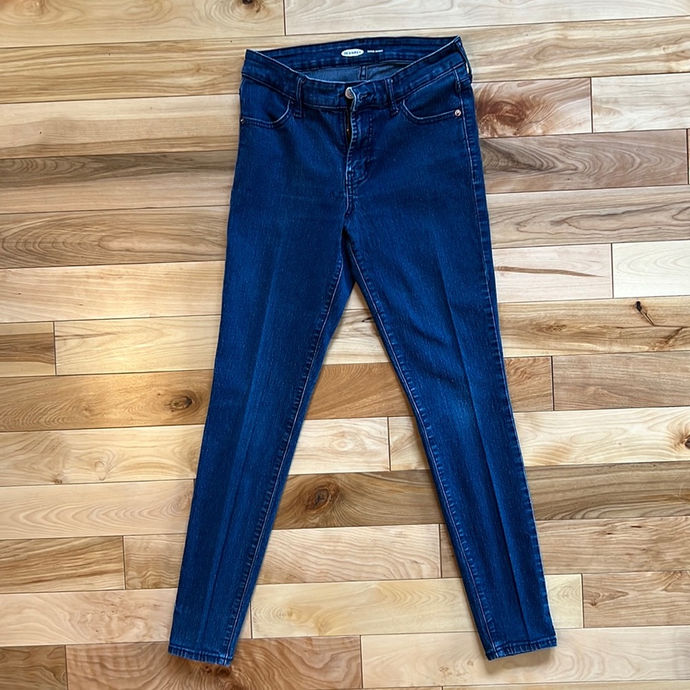 Used size 4 Old Navy Super skinny dark wash jeans